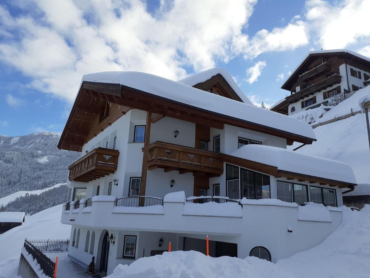 Modern Apartment In Hochgallmigg With Balcony Exterior photo